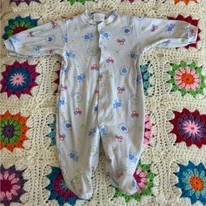 🎁5/$15 🎁 Vintage Carter's Baby Footed Onesie with Playful Print